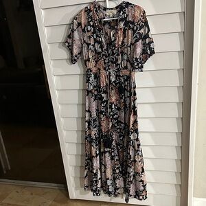 Chic Floral Maxi Dress with V-Neck